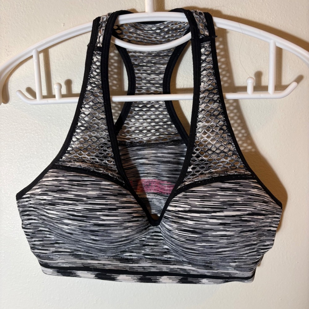 PINK Victoria's Secret Black and White Sports Bra